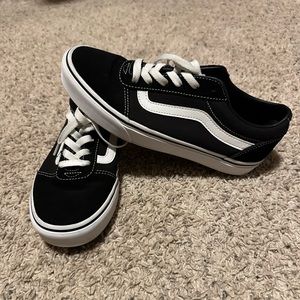 Women’s Vans size 9